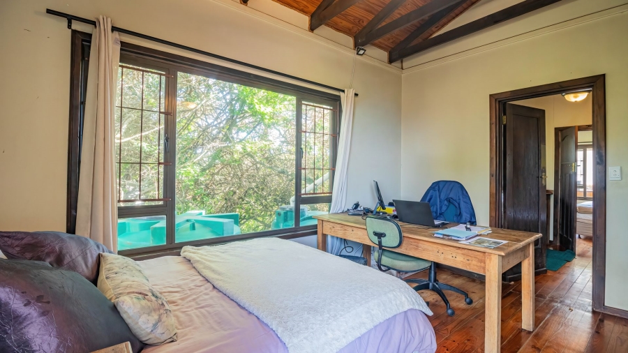 5 Bedroom Property for Sale in Lovemore Park Eastern Cape